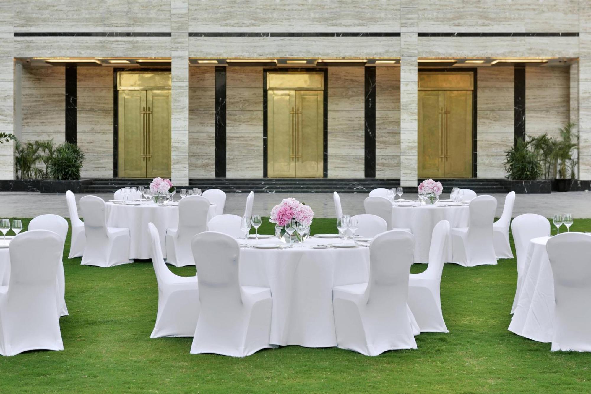 Renaissance Lucknow Hotel, Gomti Nagar Exterior photo