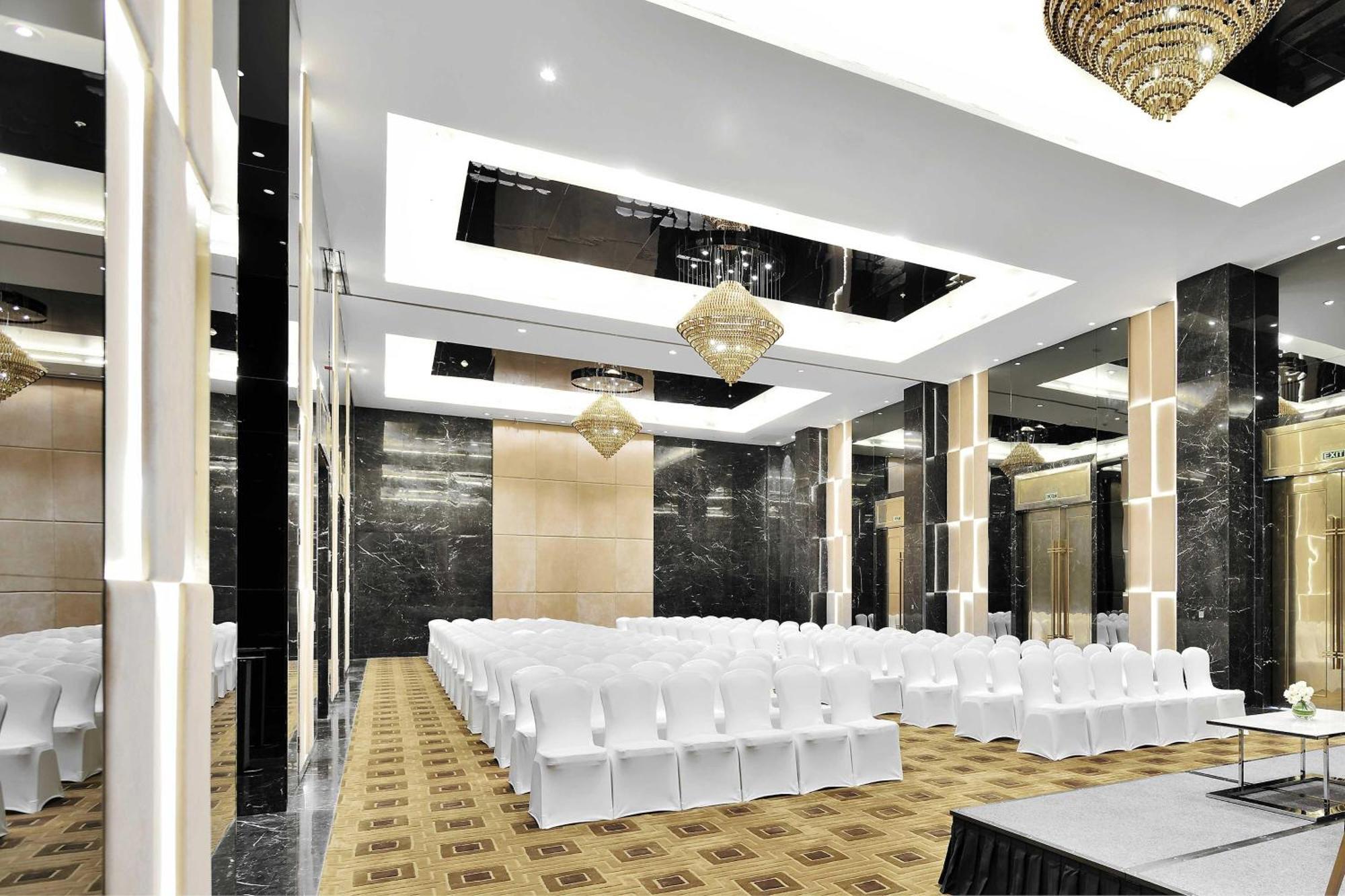 Renaissance Lucknow Hotel, Gomti Nagar Exterior photo